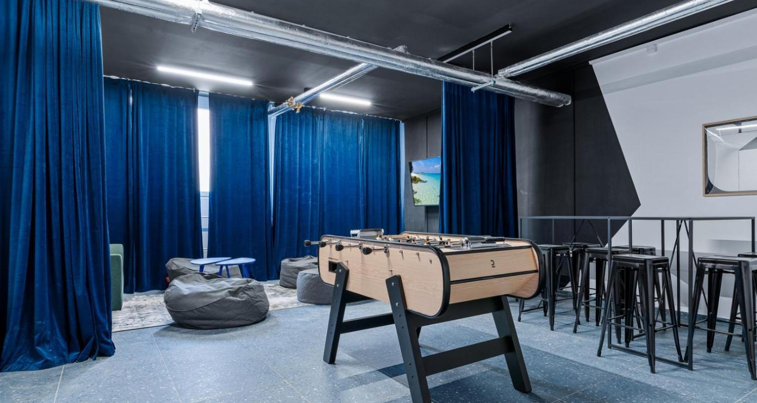 Live Apartment *